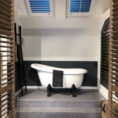 Shutters in badkamer in showroom Weert