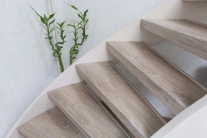 NEWstairs-bois-clair-vintage-escaliers-naturel-clair.jpg