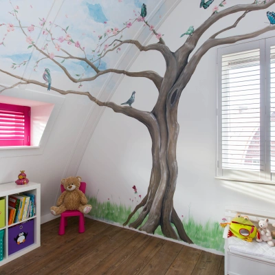 Roze shutters in de kinderkamer