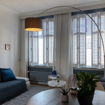 Shutters in een karakteristieke woonkamer in Maastricht