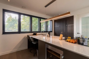 antraciet-shutters-keuken.jpg