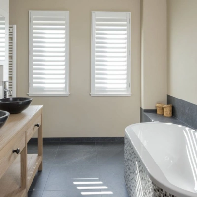 Raamshutters vind je bij Van Eyck shutters | shutters op maat