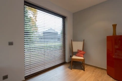 houten-blinds-combinatie-met-vintage-artikelen-kringloop.jpg