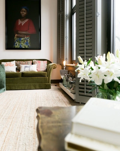 Interieur met shutters van actrice Hanna Verboom