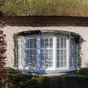 Isolerende raambekleding: shutters houden warmte vast en kou buiten