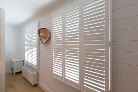shutters-blancs-pour-isolation.jpg