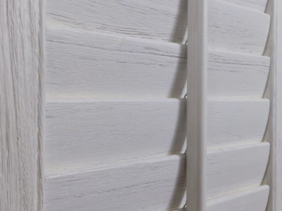 Witte shutters met stokje