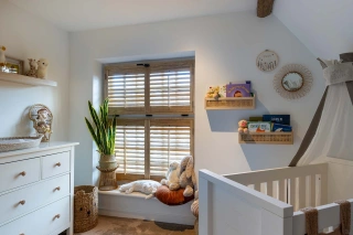 shutters-in-schattige-babykamer.jpg