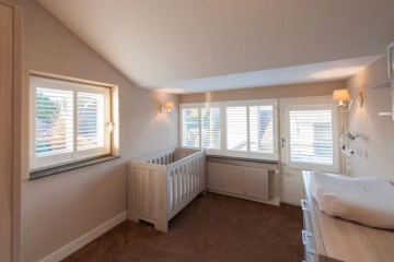 Shutters in babykamer