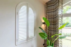 toograam-decoratie-van-witte-shutters.jpg