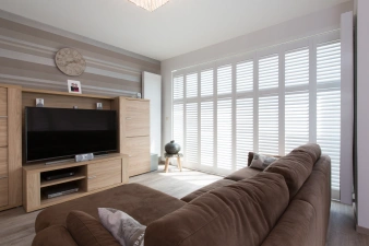 witte-shutters-met-vast-paneel.jpg